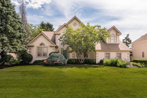 5816 Heritage Lakes Dr, Hilliard, OH, 43026-7617 | Card Image