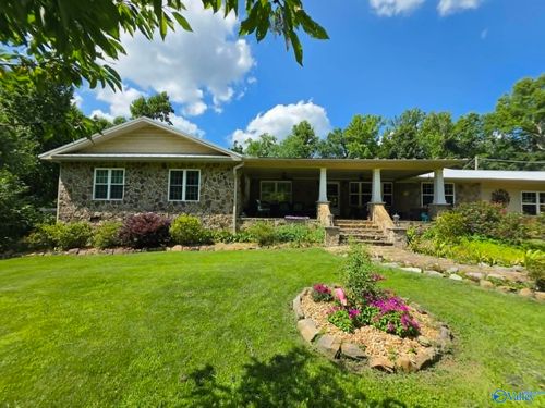 33 County Road 1205, Vinemont, AL, 35179-6902 | Card Image