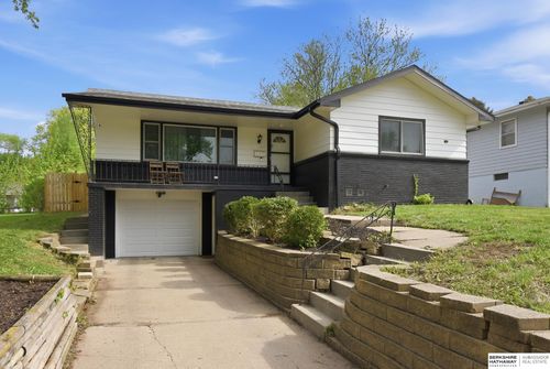 4864 Saratoga St, Omaha, NE, 68104-2343 | Card Image