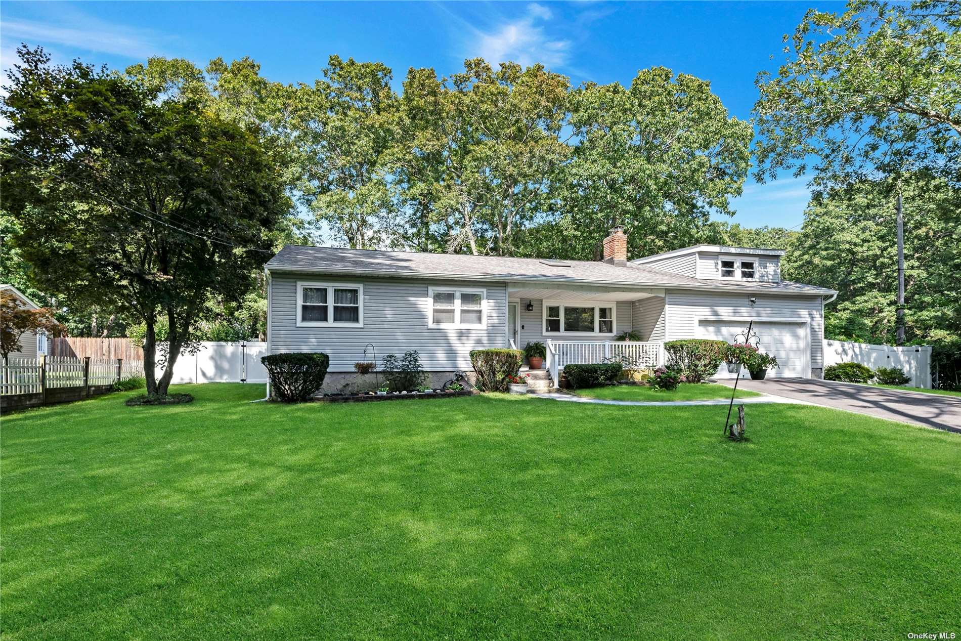 River Rd, Shirley, NY 11967