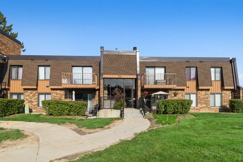 2d-711 Tipperary Ct, Schaumburg, IL, 60193-3292 | Card Image