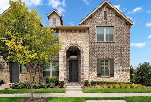 673 Vista Oaks Rd, Lewisville, TX, 75067-7899 | Card Image