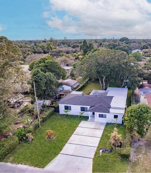 14324 Garden Dr, Miami, FL, 33168-4918 | Card Image