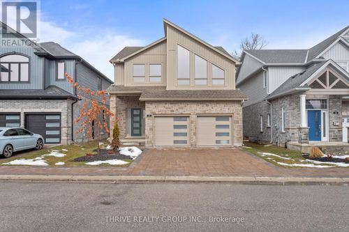 5-1061 Eagletrace Dr, London, ON, N6G0T3 | Card Image