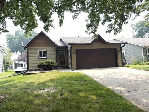 2635 Guthrie Ave N, Oakdale, MN, 55128-3924 | Card Image