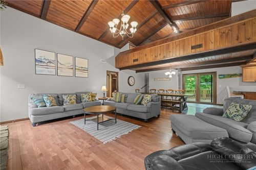 260 Balsam Ln, Beech Mountain, NC, 28604-9236 | Card Image