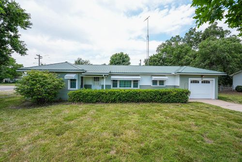 1305 Country Club Rd, El Dorado, KS, 67042-4301 | Card Image