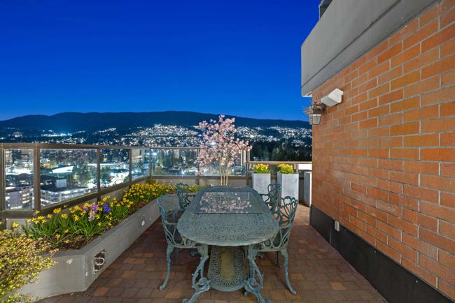 1801 - 1972 Bellevue Avenue, Condo with 3 bedrooms, 3 bathrooms and 7 parking in West Vancouver BC | Image 32