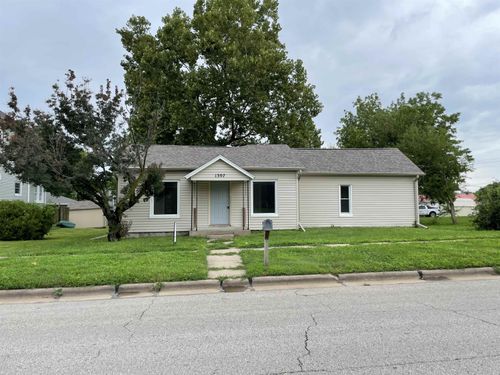 1307 Chase St, Falls City, NE, 68355-2644 | Card Image