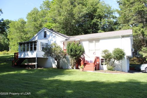 564 Shupp Rd, Dallas, PA, 18612-8237 | Card Image