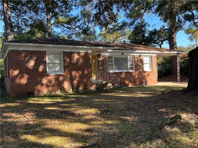 View of front of property with a front lawn | Image 1