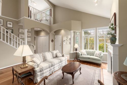 74-14909 32 Ave, Surrey, BC, V4P1A4 | Card Image