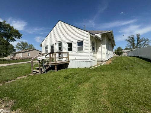1903 S 16th St, Centerville, IA, 52544-3031 | Card Image