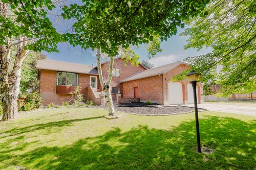 1345 100, Logan, UT, 84321-4944 | Card Image