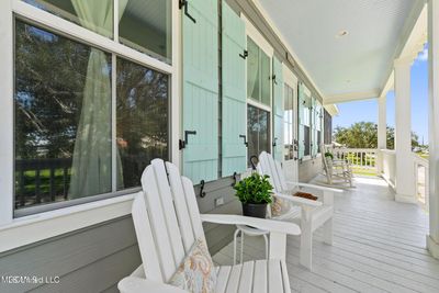 Front porch | Image 3