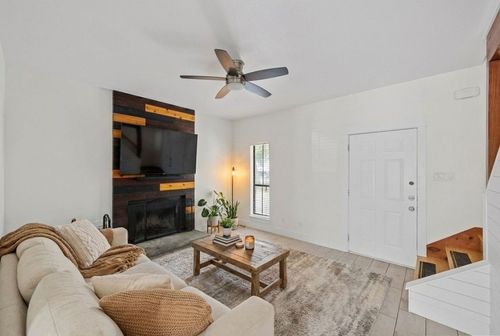 apt-114-4401 Speedway, Austin, TX, 78751-3751 | Card Image