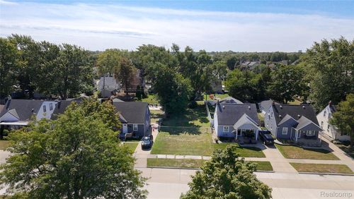 653 Leblanc St, Lincoln Park, MI, 48146-4902 | Card Image