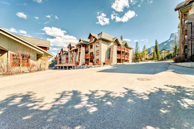 205 - 150 Crossbow Pl, Condo with 3 bedrooms, 2 bathrooms and 1 parking in Canmore AB | Image 12