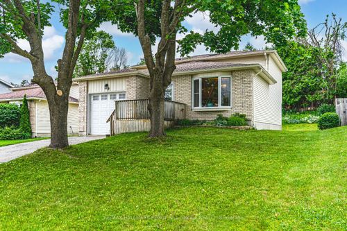 29 First St, Orillia, ON, L3V4A8 | Card Image