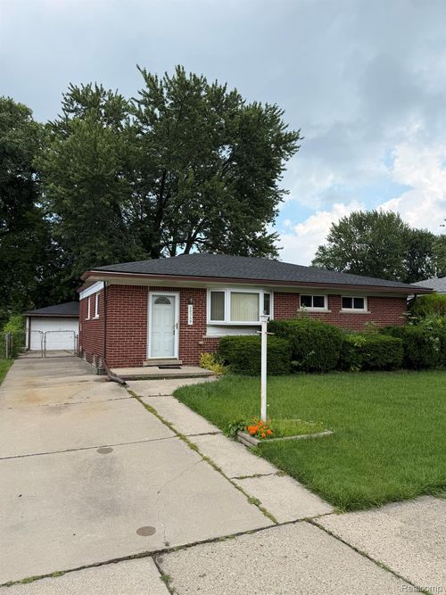 23739 Lakewood St, Saint Clair Shores, MI, 48082-2545 | Card Image