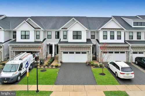 9 Clover Ln, MONROE TOWNSHIP, NJ, 08831-7198 | Card Image