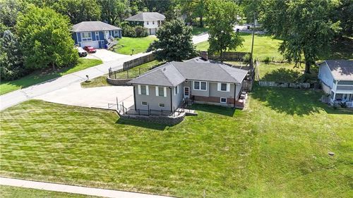 5902 Noland Rd, Shawnee, KS, 66216-1751 | Card Image