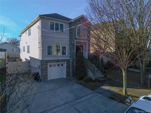 104 Highland Rd, Staten Island, NY, 10308-2943 | Card Image