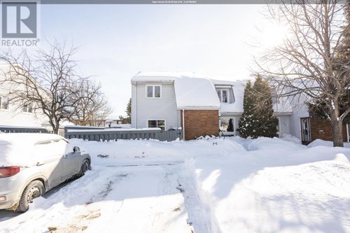 567 Edison Rd, Thunder Bay, ON, P7B5V8 | Card Image
