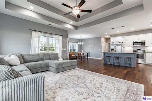 101 Easton Ct, Elizabethtown, KY, 42701-6718 | Card Image