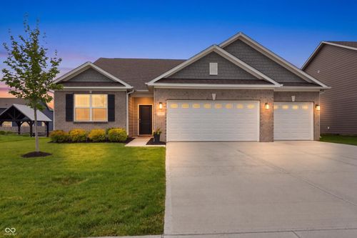 275 Carrick Glen Blvd, Pendleton, IN, 46064-6422 | Card Image