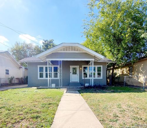 2710 Houston St, San Antonio, TX, 78202-3215 | Card Image