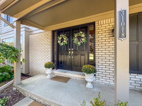 31018 Pickwick Ln, Beverly Hills, MI, 48025-5239 | Card Image