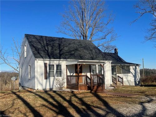 282 Hg Lewis Rd, Thurmond, NC, 28683-9569 | Card Image