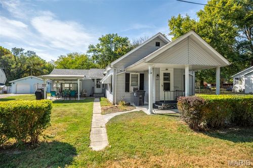 1105 Jefferson Ave, Staunton, IL, 62088-3041 | Card Image