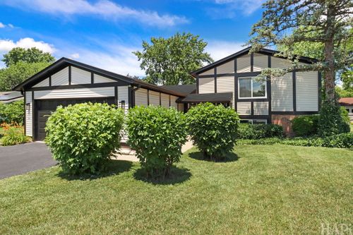 166 E Cunningham Dr, Palatine, IL, 60067-2761 | Card Image