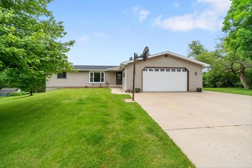 W1031 Kelly Drive, Rubicon, WI, 53078 | Card Image