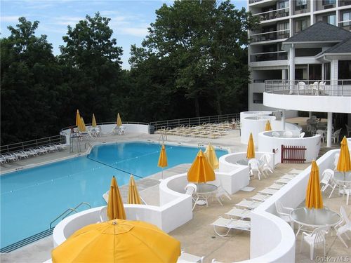 512-300 High Point Dr, Hartsdale, NY, 10530-1136 | Card Image