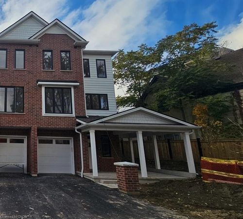 17 Mill St, Kitchener, ON, N2G2Y2 | Card Image