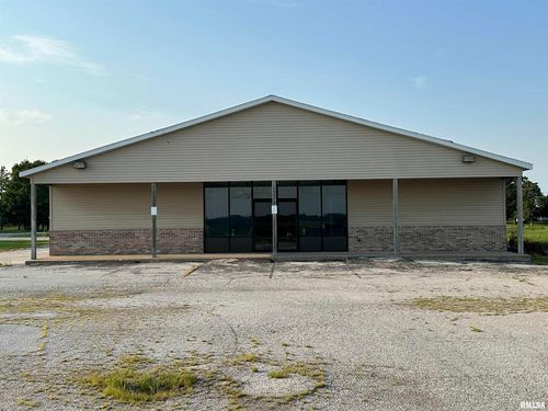 804 E Wood St, Camp Point, IL, 62320-1437 | Card Image