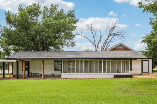 755 E Bellville St, Giddings, TX, 78942-4235 | Card Image