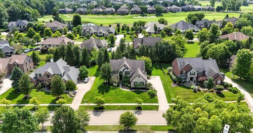 884 River Forest Dr, Hamilton Twp, OH, 45039-7715 | Card Image