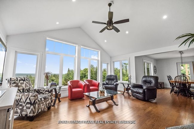 370 Detlor Rd, House other with 4 bedrooms, 3 bathrooms and 12 parking in L'amable ON | Image 9