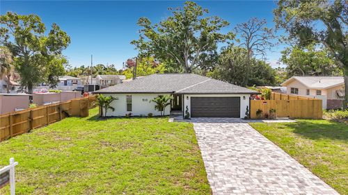910 Alcazar Way S, St Petersburg, FL, 33705-4602 | Card Image