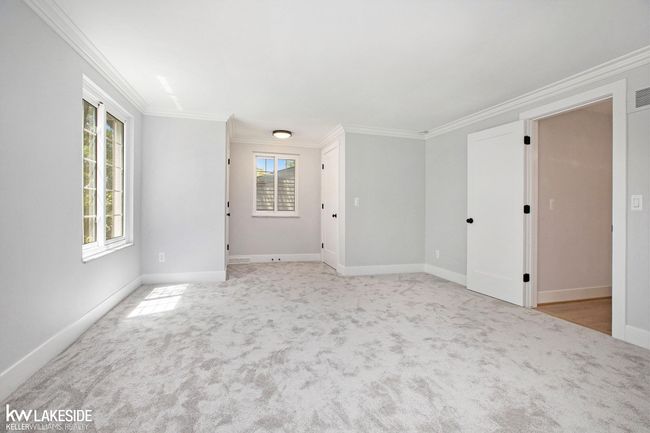 Primary Dual Closets | Image 30