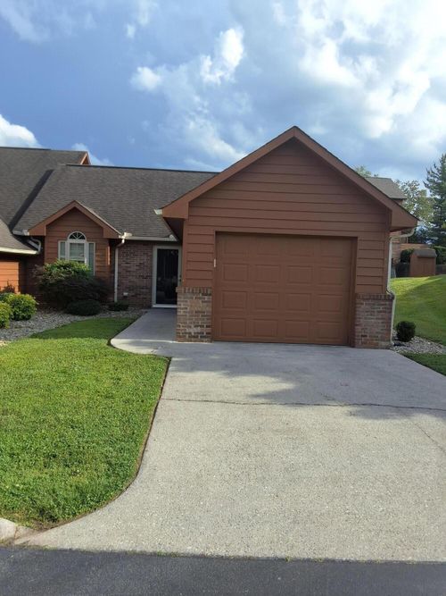 1317 Secretariat Dr, Morristown, TN, 37814-2214 | Card Image