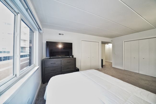 APT-2K - 603 River Rd, Condo with 2 bedrooms, 2 bathrooms and 1 parking in Des Plaines IL | Image 24