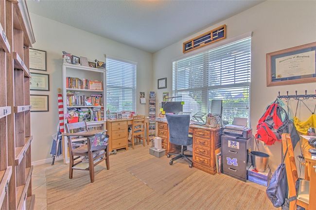 5705 Village Center Dr, House other with 4 bedrooms, 3 bathrooms and null parking in Lithia FL | Image 4