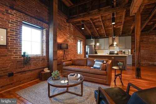 302-437 W Grant St, LANCASTER, PA, 17603-4872 | Card Image
