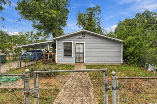 221 S San Manuel St, San Antonio, TX, 78237-2054 | Card Image