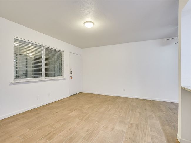 APT-112 - 2303 Side Dr, Condo with 1 bedrooms, 1 bathrooms and 1 parking in Austin TX | Image 4